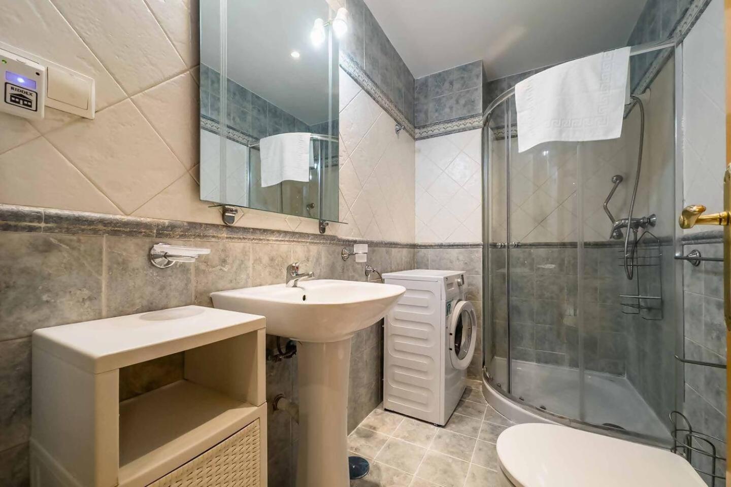 Cyv Centrally Located 1 Bed 1 Bath Near The Beach Fuengirola Eksteriør bilde